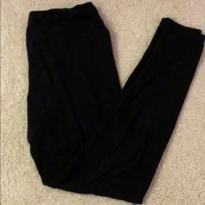 SOLID BLACK LULAROE LEGGINGS (TC)